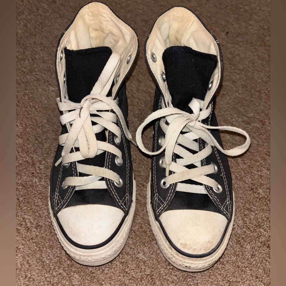 Converse Chuck Taylor All Star high-tops (Size 7, Women)